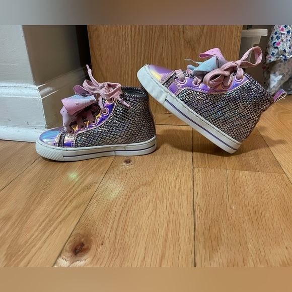 JoJo iridescent scales high tops 9c - Picture 2 of 6
